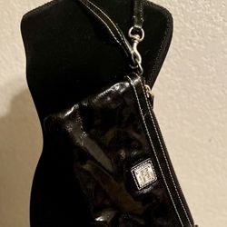 Dooney & Bourke Black Wristlet 