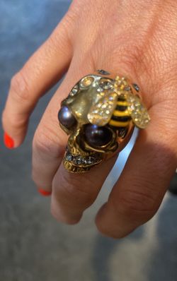 Authentic Alexander McQueen Gold brass Skull Ring With Bee