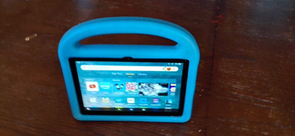 Amazon Fire HD 8 10th generation 8" tablet with kids case like ipad

