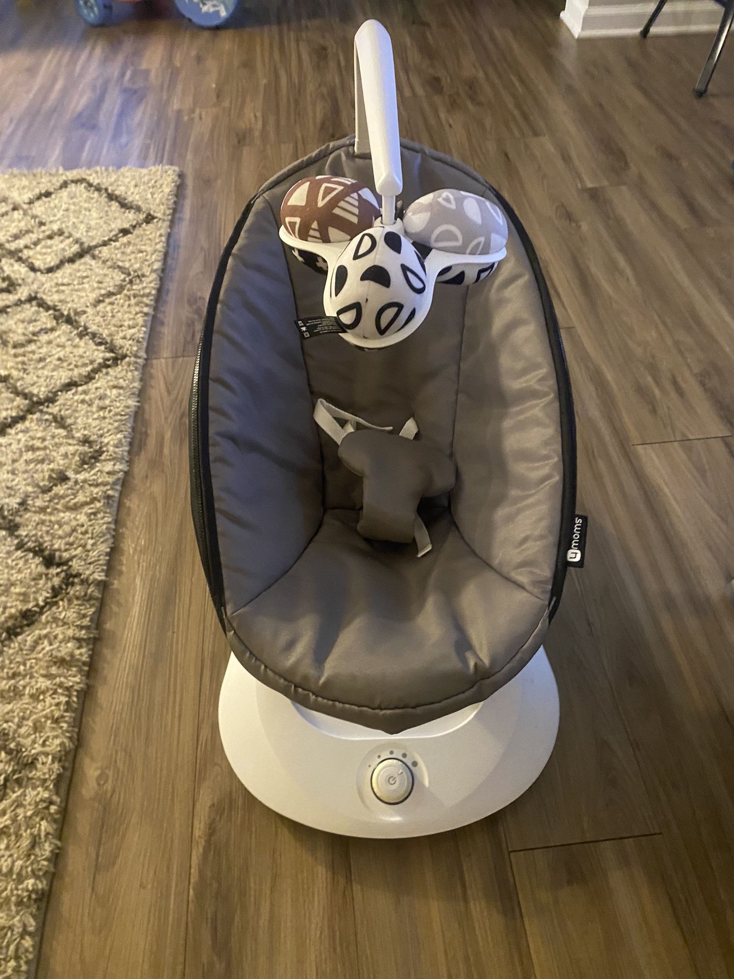 4moms Rockaroo Baby Rocker 