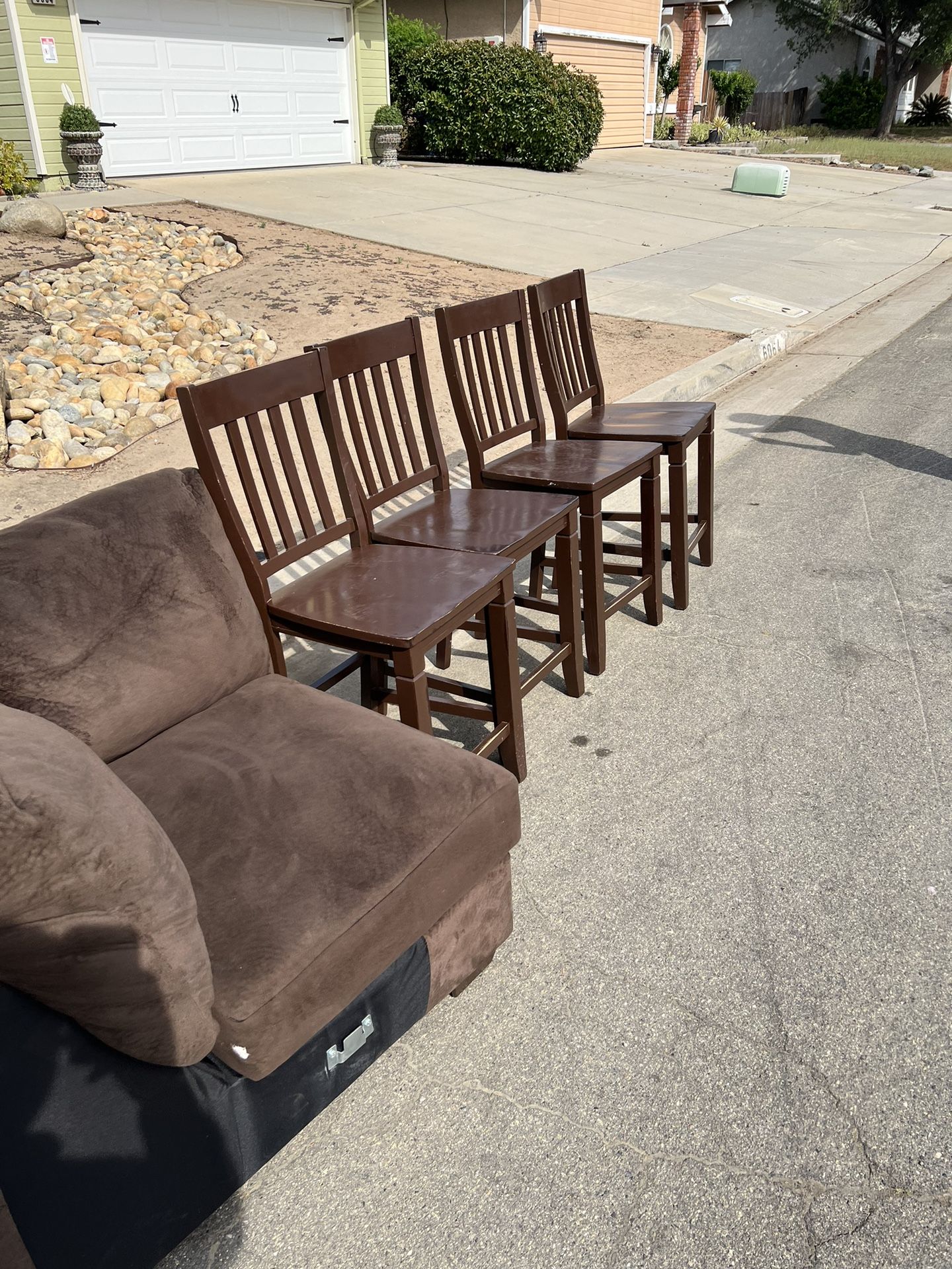 Free Furniture
