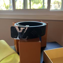 Louis Vuitton Initials Reversible Belt