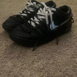  nike Dunks Selling For 65$  Size 8-5 US