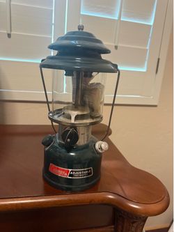 New Vintage Coleman 288A700 Adjustable Two Mantle Lantern