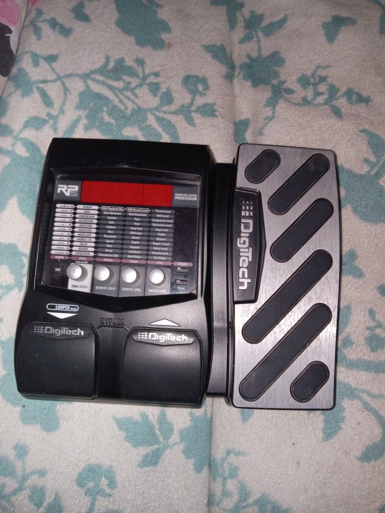 Digitech RP255 Modeling Guitar Processor Multi Effects Pedal