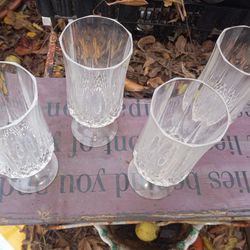 4 vintage glass ware