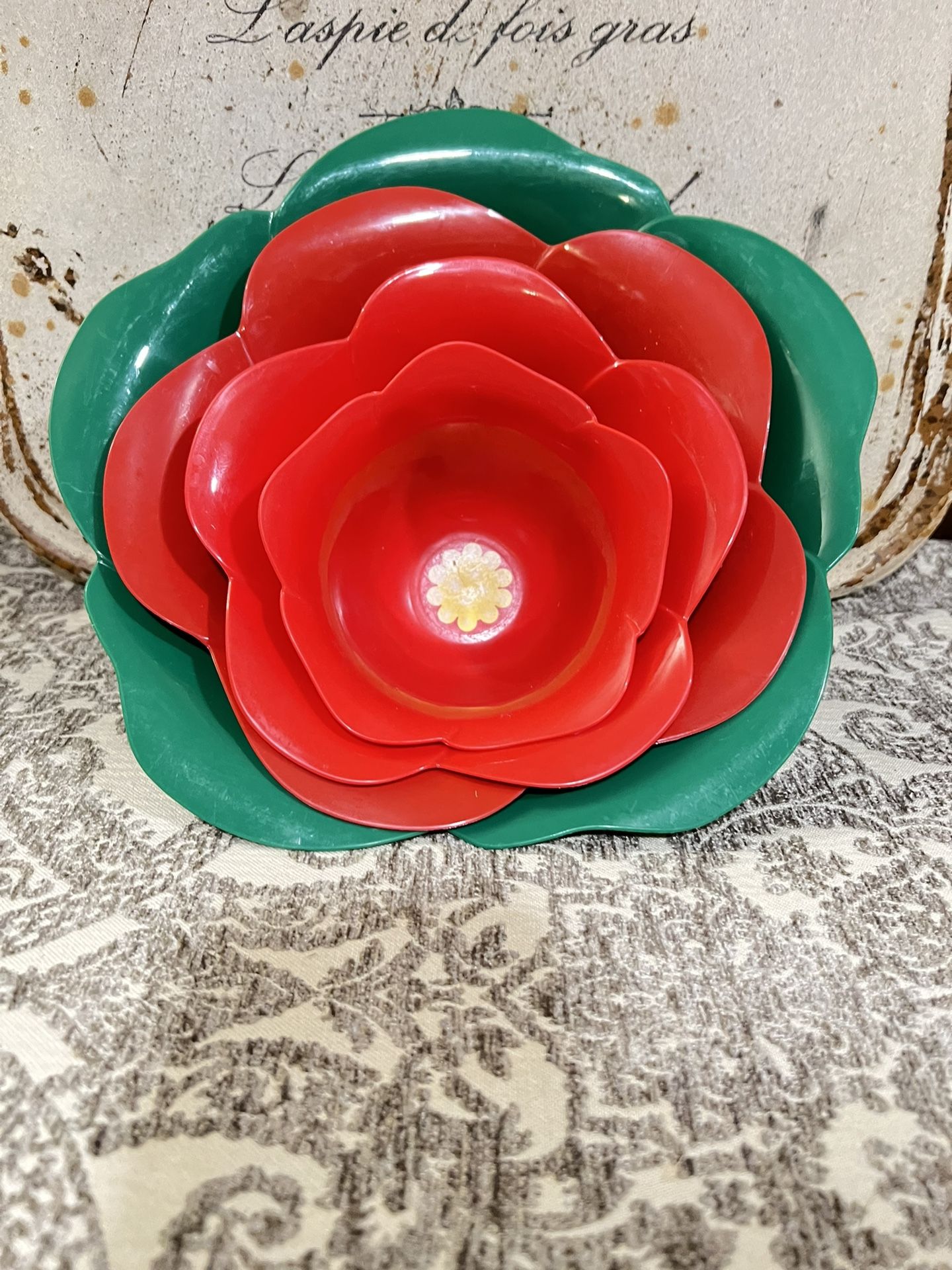 Floral Nesting Bowls / Bohemian Serving and Entertaining ! Plastic 4 pieces