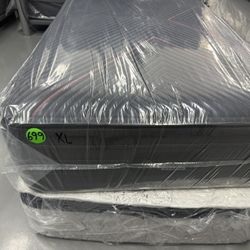 TWIN XL SIMMONS BEAUTYREST BLACK HYBRID MATTRESS & BOX SPRING BED SET