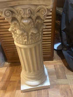 2 Decorative Corinthian Column Pedestal