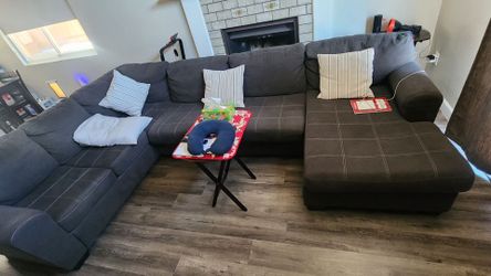 U shaped sectional couch