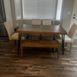 Dining Table (6 Piece With Bench)