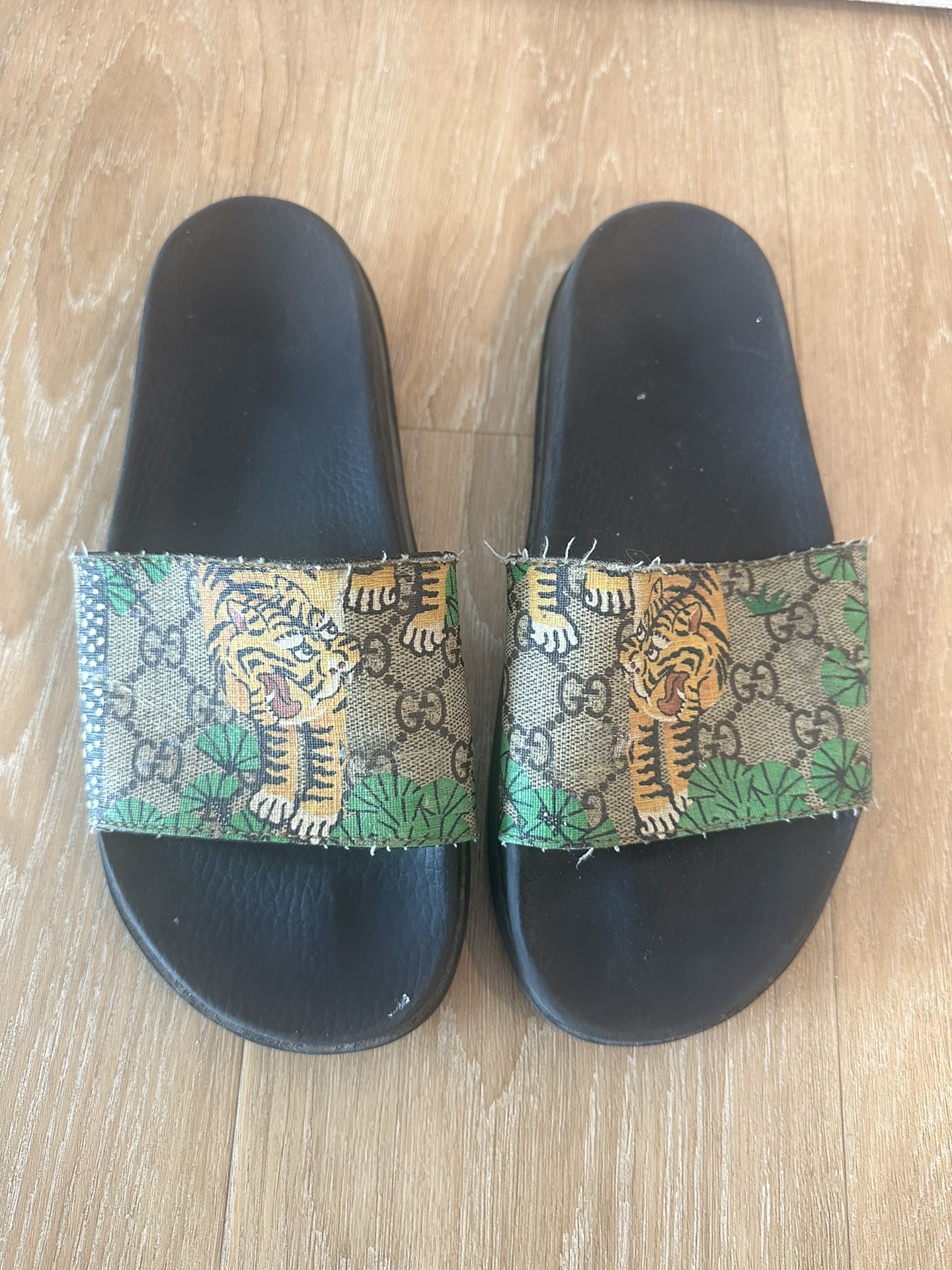 Gucci Slippers Men’s Size 7.5 