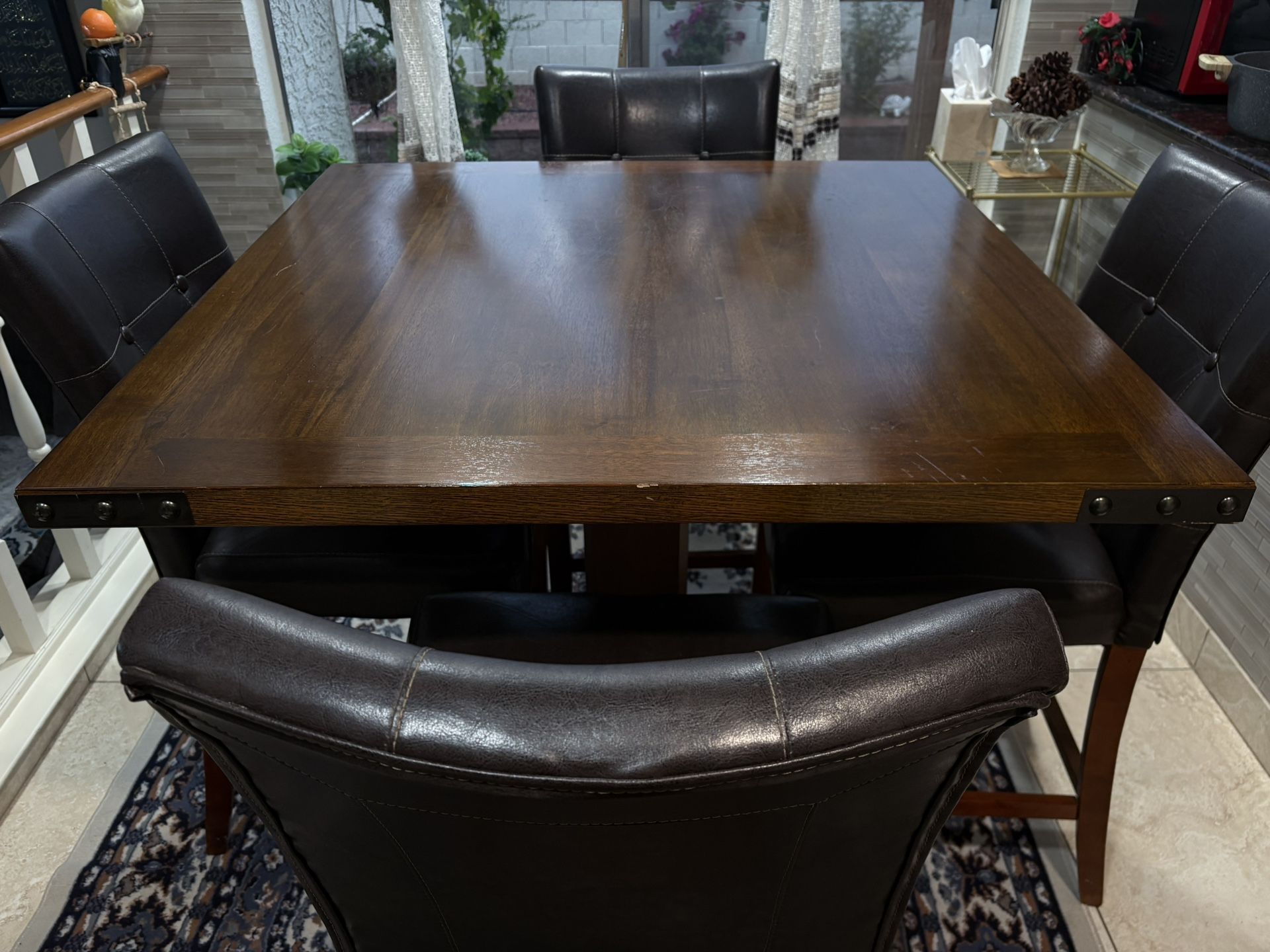 dining table with four chair