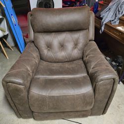 Couch With Cup Holders