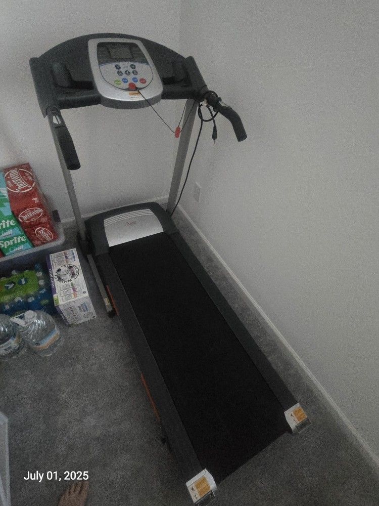 Sunny Health & Fitness Treadmill