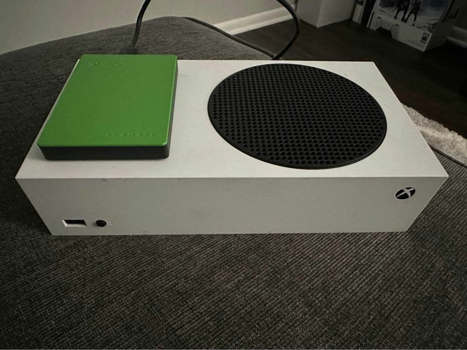 Xbox Series S Am Given It Out Freely To Firstt Person To Wisshs Me H@ppy Weddiing💒 Anniversary Through My Telephone ☎️ 815@242@2518
