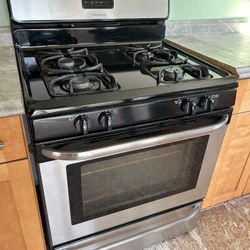 Frigidaire Gas Range And Dishwasher Combo