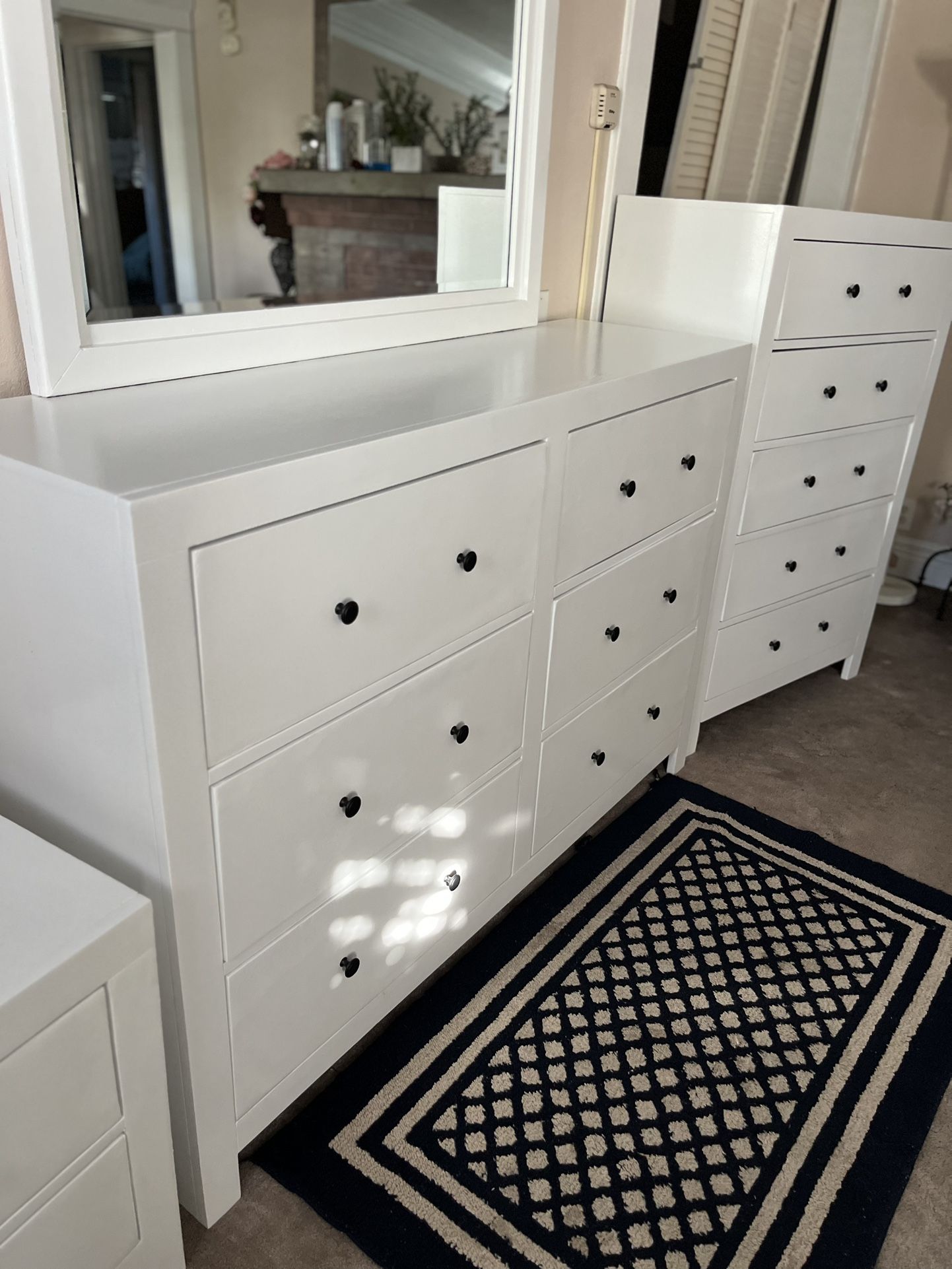 4  Pieces Bedroom Set White/ Dresser/tall Dresser/Mirror/Nightstand,  free delivery