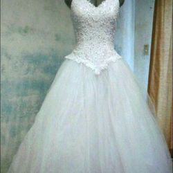 Brand new wedding dresses!!