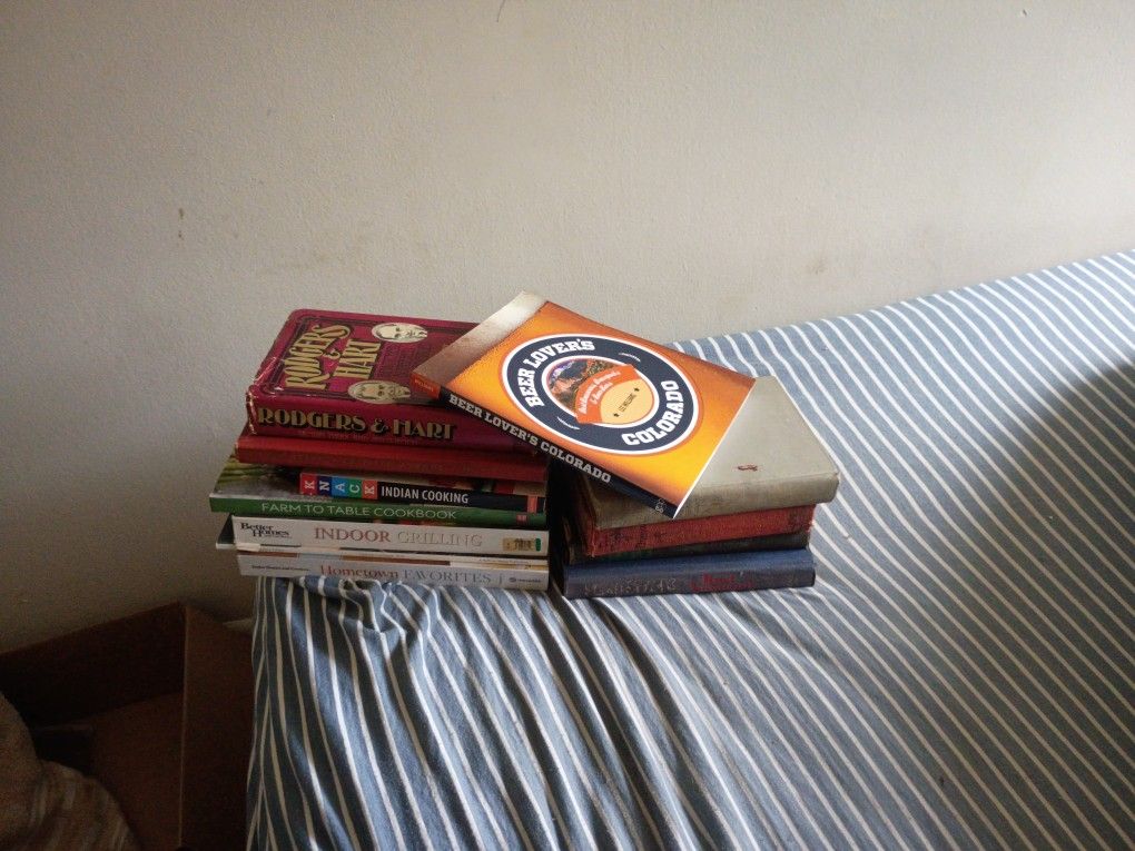 Lot Of 18 Assorted Books