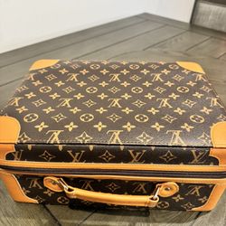 LOUIS VUITTON/NIKE CEEZE 1985 OFF WHITE EDITION