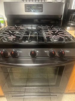 Frigidaire Black Gas Range Stove