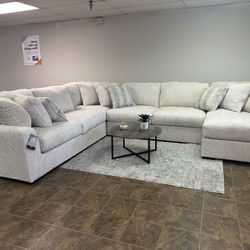 NEW Chessington Ashley | $1895 / $39 Down | Furniture Sectional Couch Sofa U-Shaped Chaise