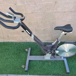 SPIN BIKE WITH CONSOLE 