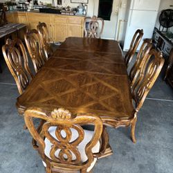 Vintage Long Carved Mahogany Wood Dining Table With 2 Leaf And 8 Chairs,Excellent Condition, Glossy & Shiny Like Very New