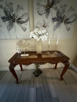 Side console table