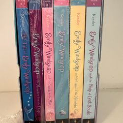 Emily Windsnap: Six Swishy Tails of Land and Sea: Books 1-6