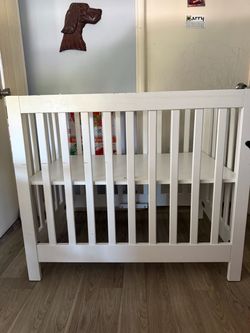 Babyletto mini crib