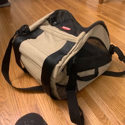 Pet Carryon For Traveling | Used Once | Rubbermaid | Comfortable Insert For Small Dog Or Cat