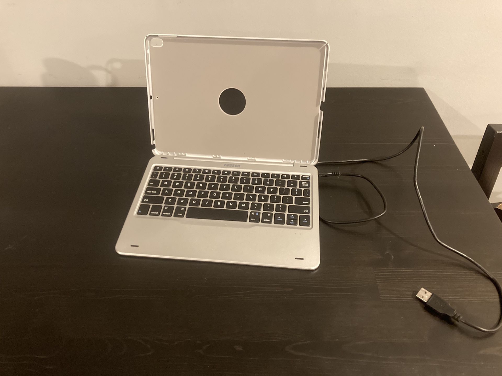 Bluetooth Keyboard (charging cable included)