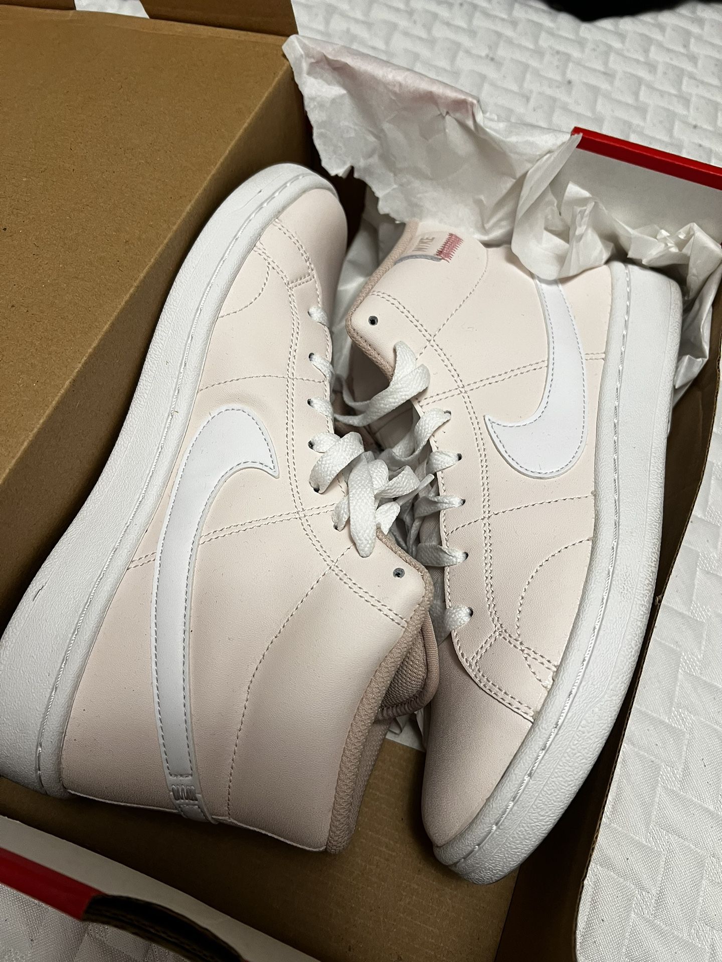 Nike Court Royale Soft Pink