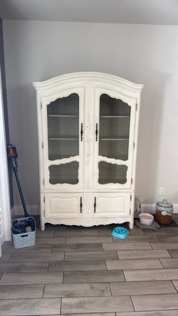 Hutch with glass shelves