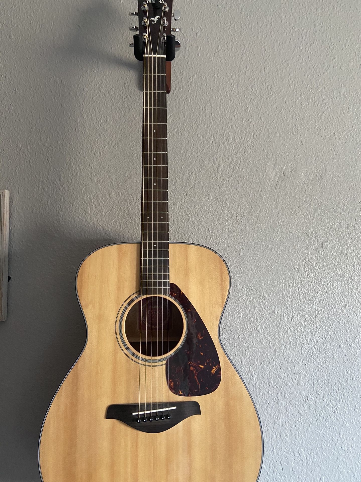 Acoustic Guitar Yamaha FS700S