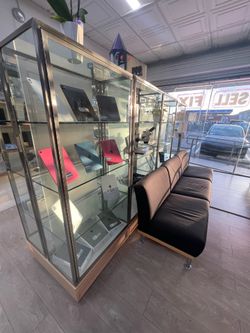 4 GLASS CABINETS / SHELVES