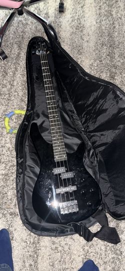 Bass guitar