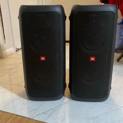 SET OF 2 JBL PARTY BOX 300  15” Speakers  