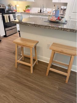 2 Counter Stools