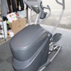 Octane Fitness Q37E Cross Trainer Elliptical - Retails $4000