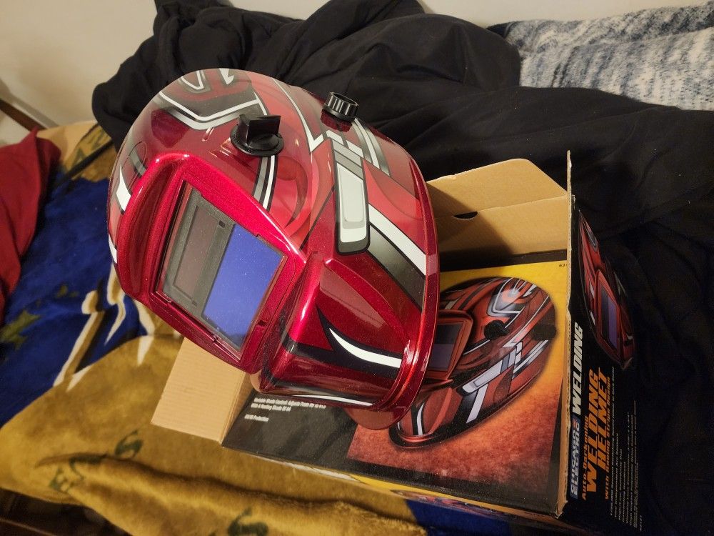 New Welding Helmet  Auto Shield 