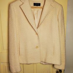 JONES NEW YORK SIGNATURE Blazer Sz M    Cream 65% Wool 20% Acrylic 15% Polyamide Pit To Pit 18" Shoulder 16" Length 22" net weight 1lb 8oz