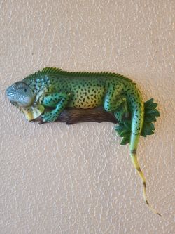 3 Dimensional Iguana Wall Decor Piece