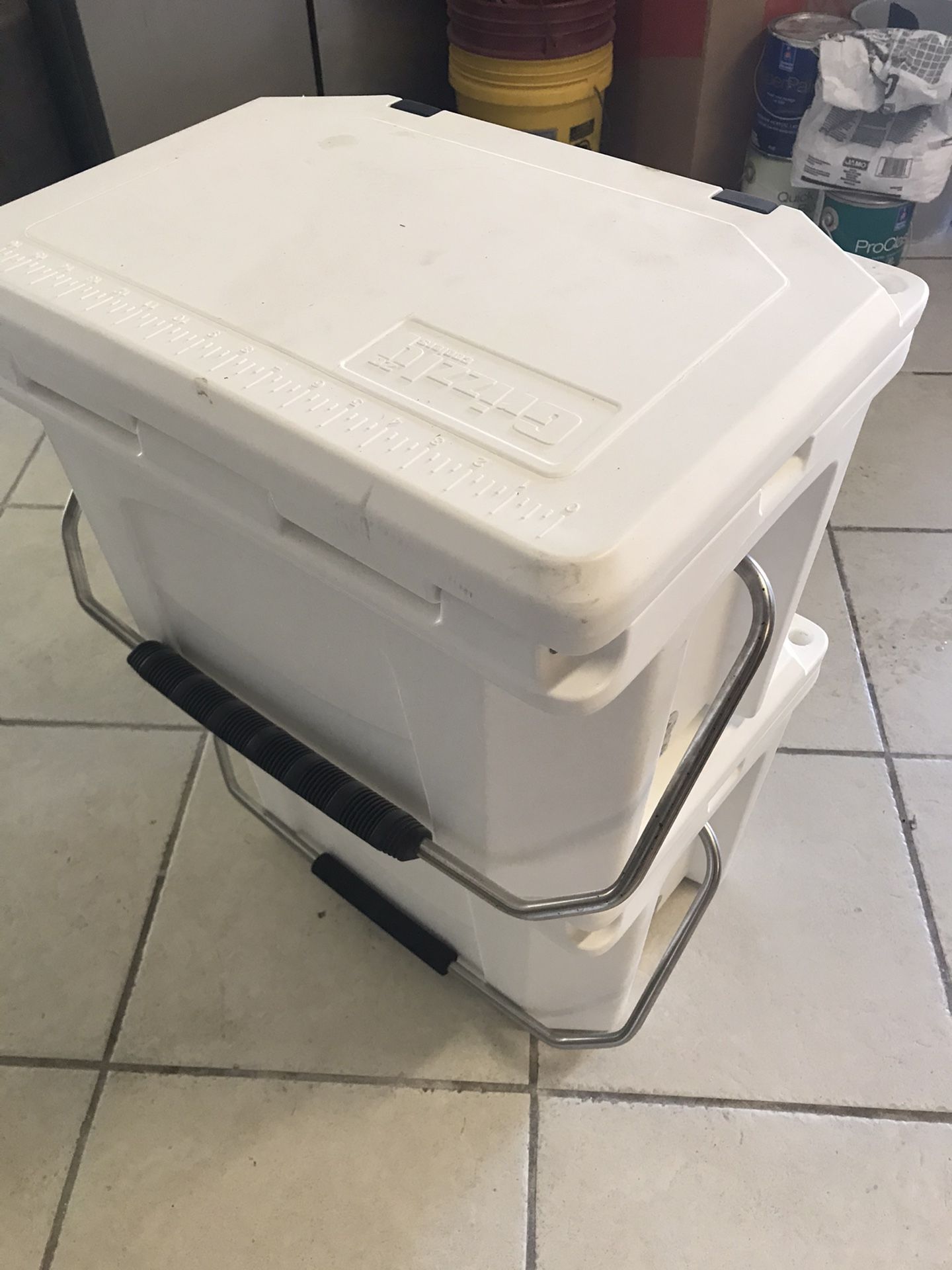 John Deere 20 Qt Grizzly Cooler BEAR PROOF!!! for Sale in Salem, OR -  OfferUp