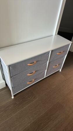 Soft cloth drawer/storage non smoking, no animals