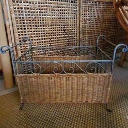 Wicker Iron Rack
