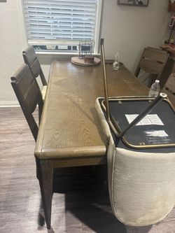 Solid Wood 5 Chair Dinning Table