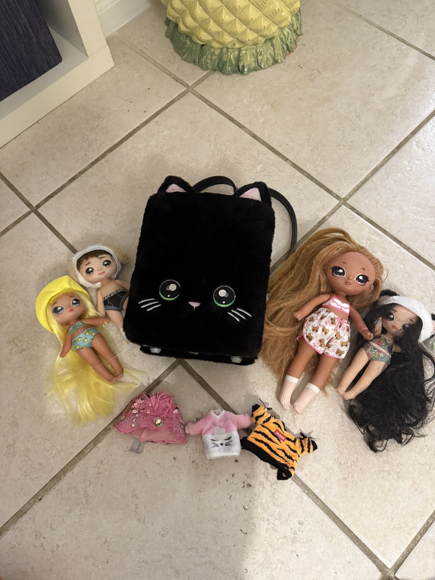 Na Na Na Dolls And Backpack